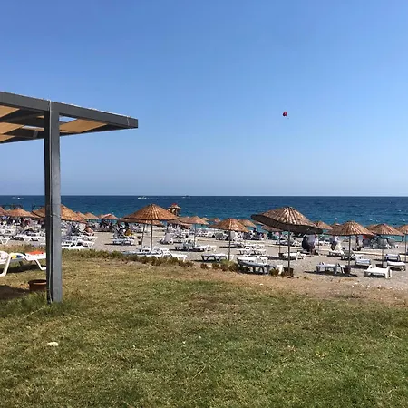 Ξενοδοχείο με διαμερίσματα Ayshira Aparts *